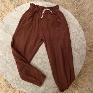 Zara Girls size 10 EUC Textured Joggers in Rust Colour.